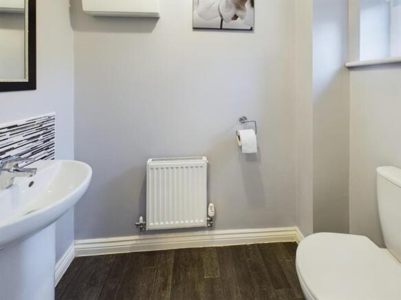3 bed House for sale Image 8