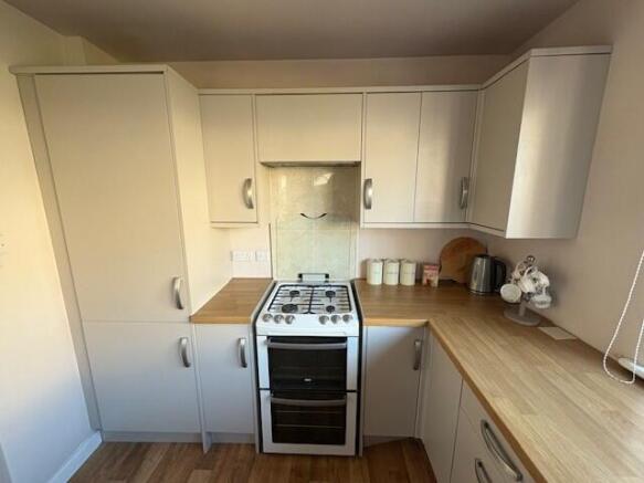 1 bed Semi-Detached Bungalow for sale Image 6