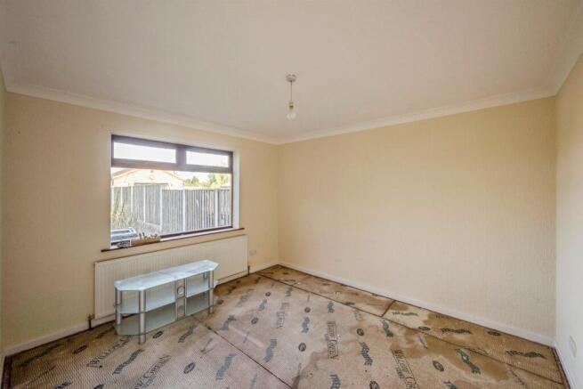 3 bed Semi-Detached for sale Image 6