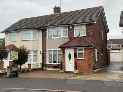 Hayes Drive, South Hornchurch, Essex, RM13 7EP