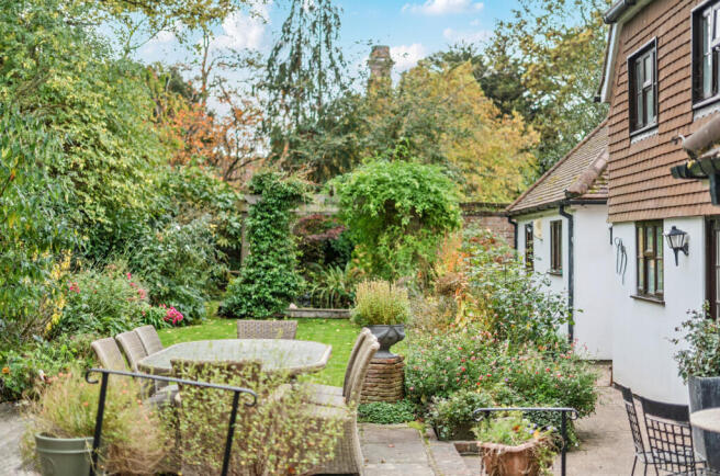 1372470-3-6900de0...