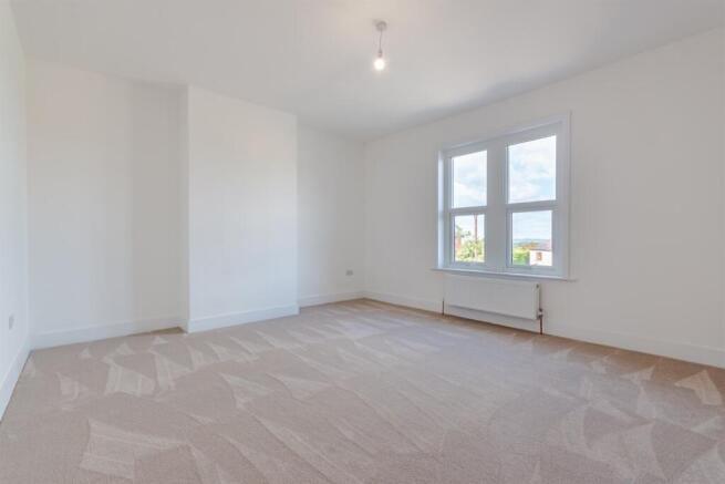4 bed Detached for sale Image 10
