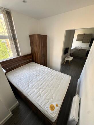1 bed Apartment to rent Image 5