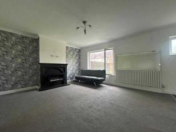 3 bed Semi-Detached for sale Image 2