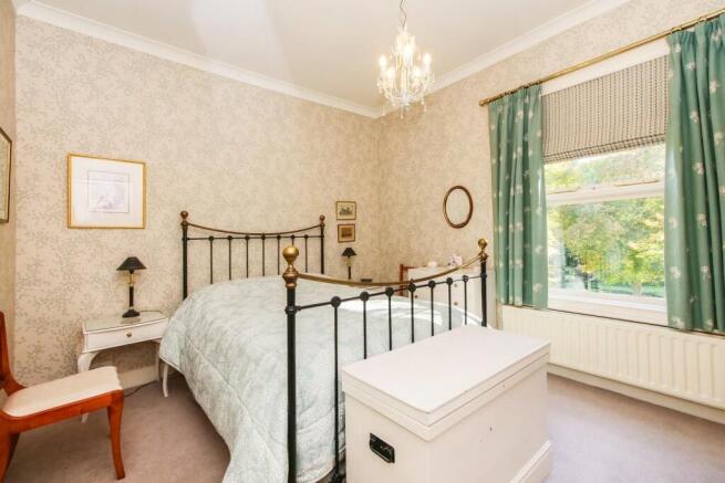3 bed Terraced for sale Image 11
