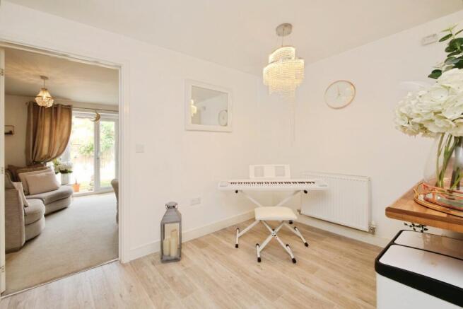 3 bed Semi-Detached for sale Image 11
