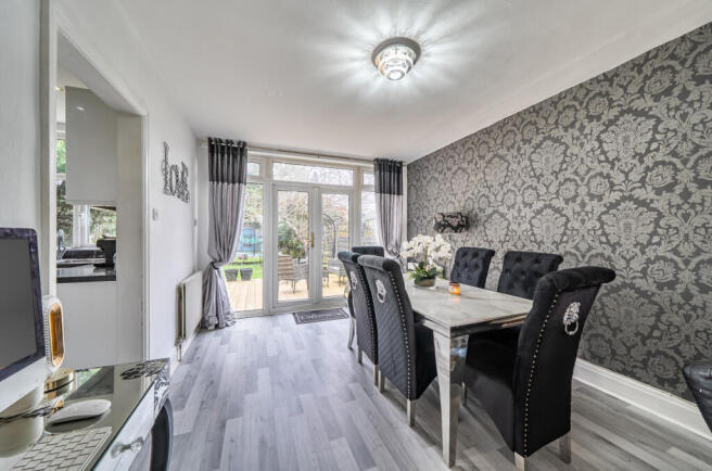 1421903-3-69a81fd...