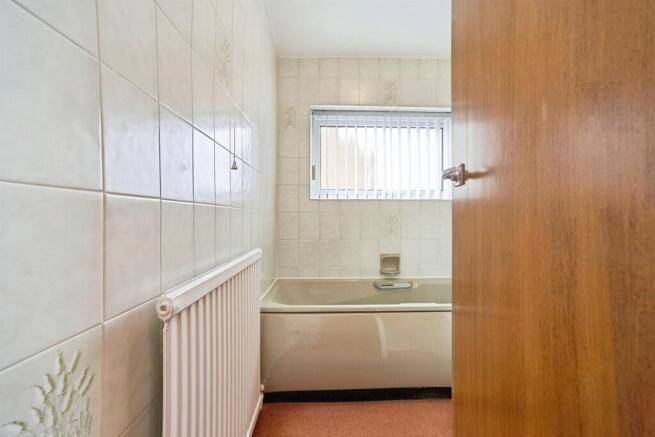 3 bed Semi-Detached for sale Image 11