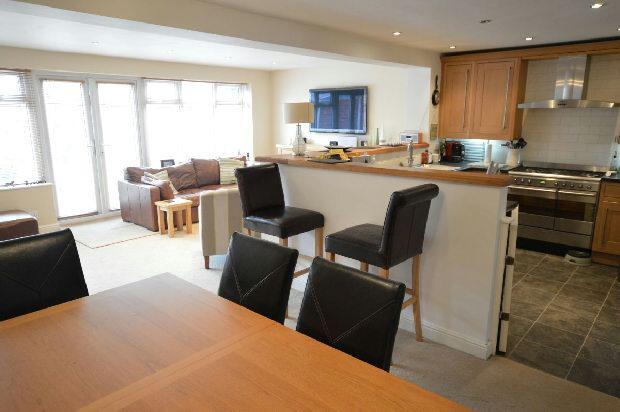 LIVING KITCHEN/DINER