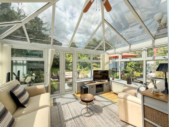 3 bed Semi-Detached for sale Image 4