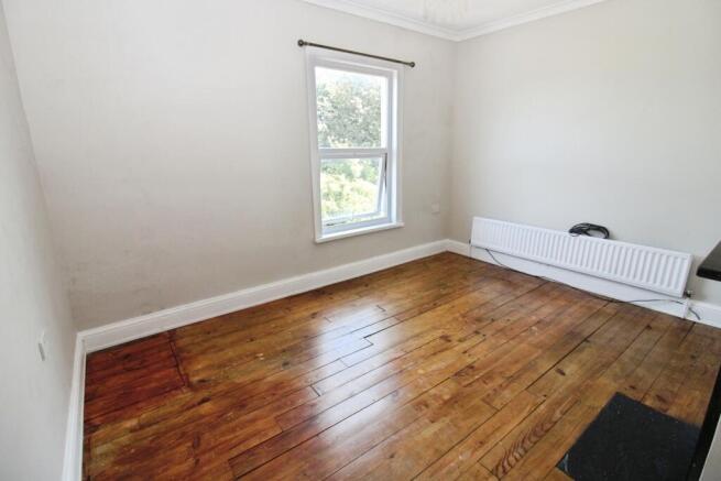 3 bed Terraced for sale Image 9