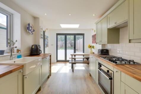 Knowles Hill Crescent, Hither Green, SE13