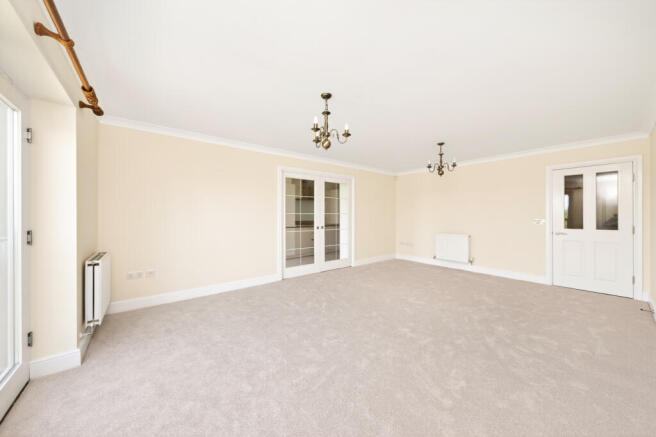 2 bed Retirement Property for sale Image 12