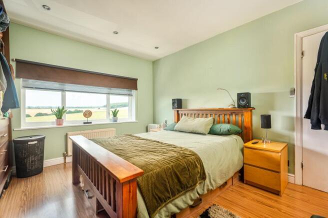 3 bed Semi-Detached for sale Image 10