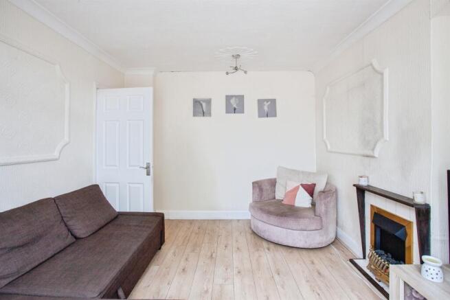3 bed Semi-Detached for sale Image 4