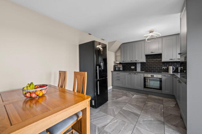 3 bed Semi-Detached for sale Image 3