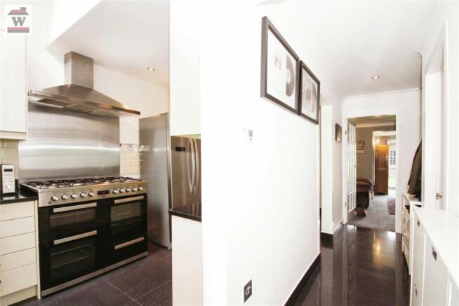 Hallway/Kitchen