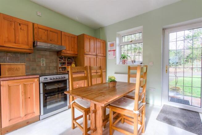 KITCHEN / BREAKFAST ROOM