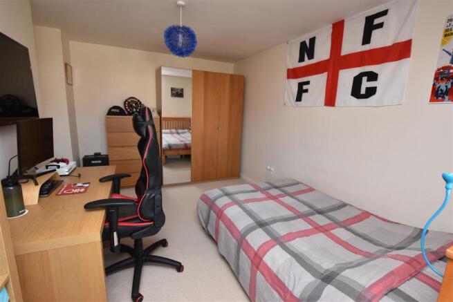 BEDROOM 2