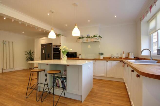 3 bed Detached for sale Image 7