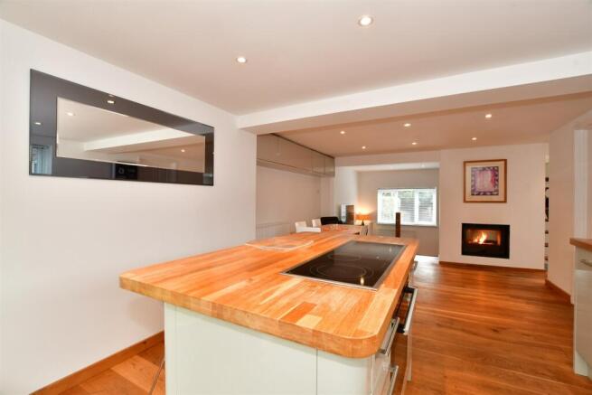 Kitchen/Dining Area