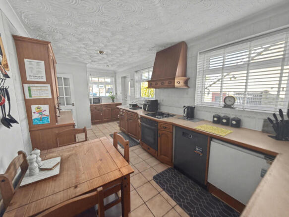 Kitchen/Dining Room