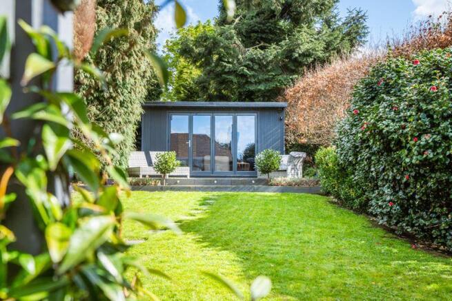 GARDEN ROOM