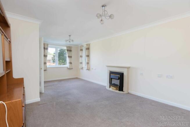 Millfield Court, Crawley, RH11 photo 4