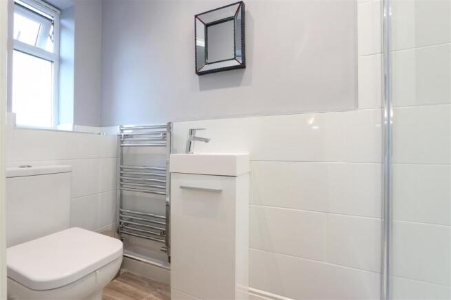 Bed2 Ensuite.jpg