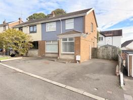 3, Ael Y Bryn Close, Llanelli SA15 3PQ