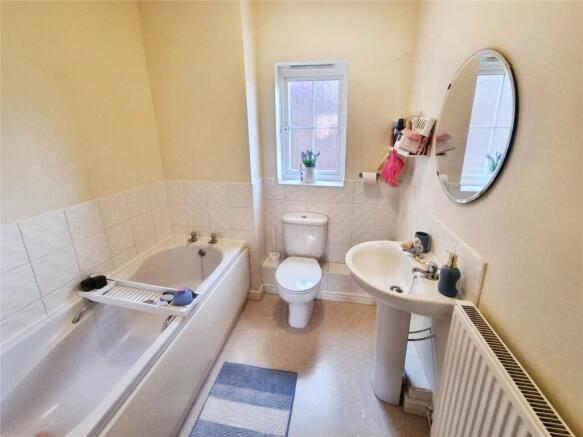 3 bed Apartment for sale Image 5