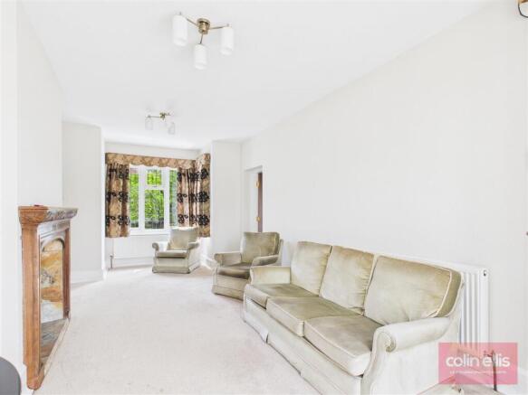 4 bed Detached for sale Image 5
