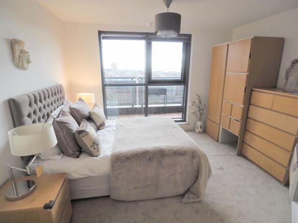 2 bed Flat to rent Image 8