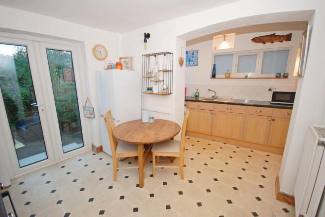 Kitchen/Breakfast...