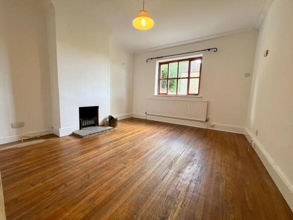4 bed Detached for sale Image 4