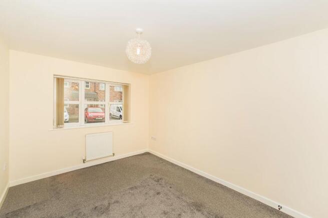 2 bed Apartment to rent Image 5