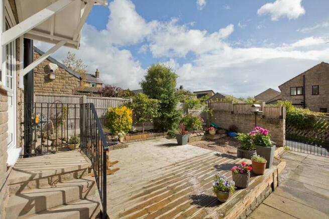 4 bed Detached for sale Image 9