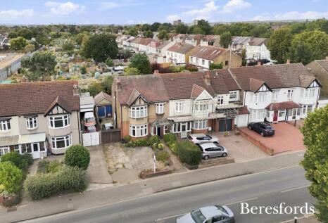 Balgores Lane, Gidea Park, RM2