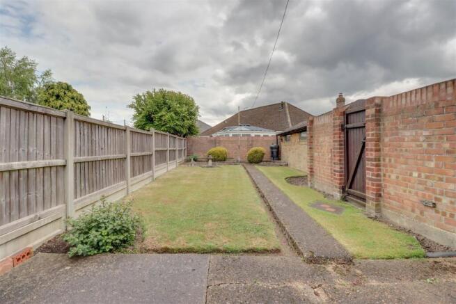 61 LUCERNE WALK WICKFORD-8.jpg