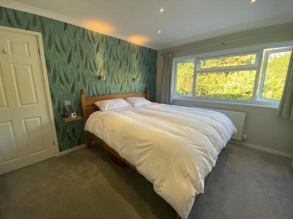 11 - Bedroom.jpg