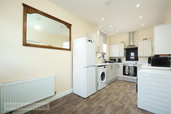 3 bed Semi-Detached for sale Image 6