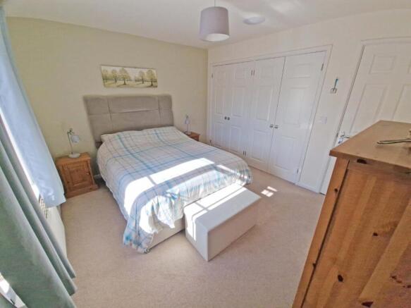 bedroom1a.jpg