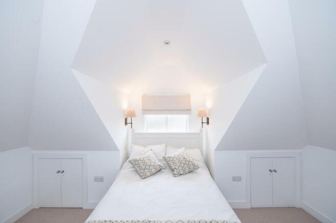 Bedroom 4.jpg