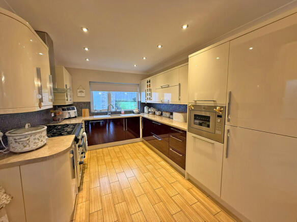 3 bed Detached for sale Image 4