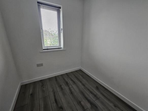 3 bed Semi-Detached to rent Image 11