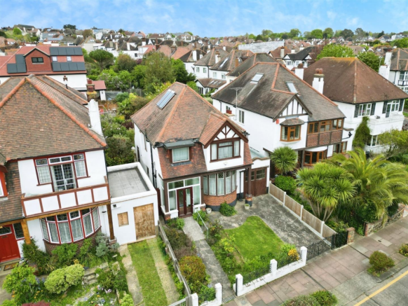 3-bed detached on THE CROSSWAYS, Chalkwell, £725,000