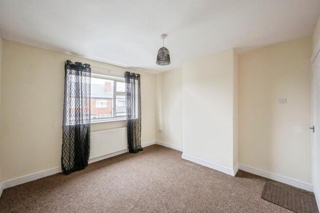 2 bed Terraced for sale Image 8