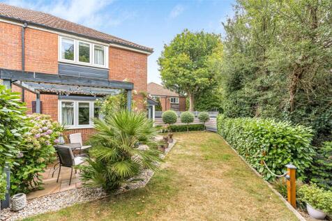 Margaret Close, Abbots Langley, WD5