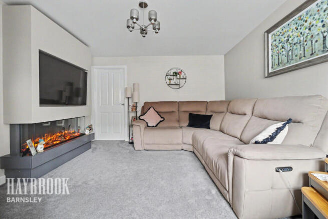 3 bed Semi-Detached for sale Image 7