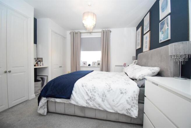 2 bed Flat to rent Image 9